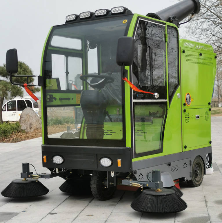 深圳道路清洁广泛应用电动环卫清扫车